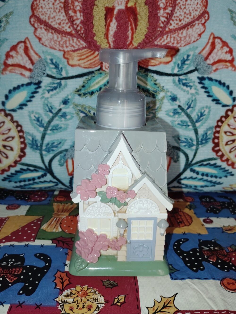 Bath & Body Works House Cottage 🏠 Shaped Soap Pump Dispenser